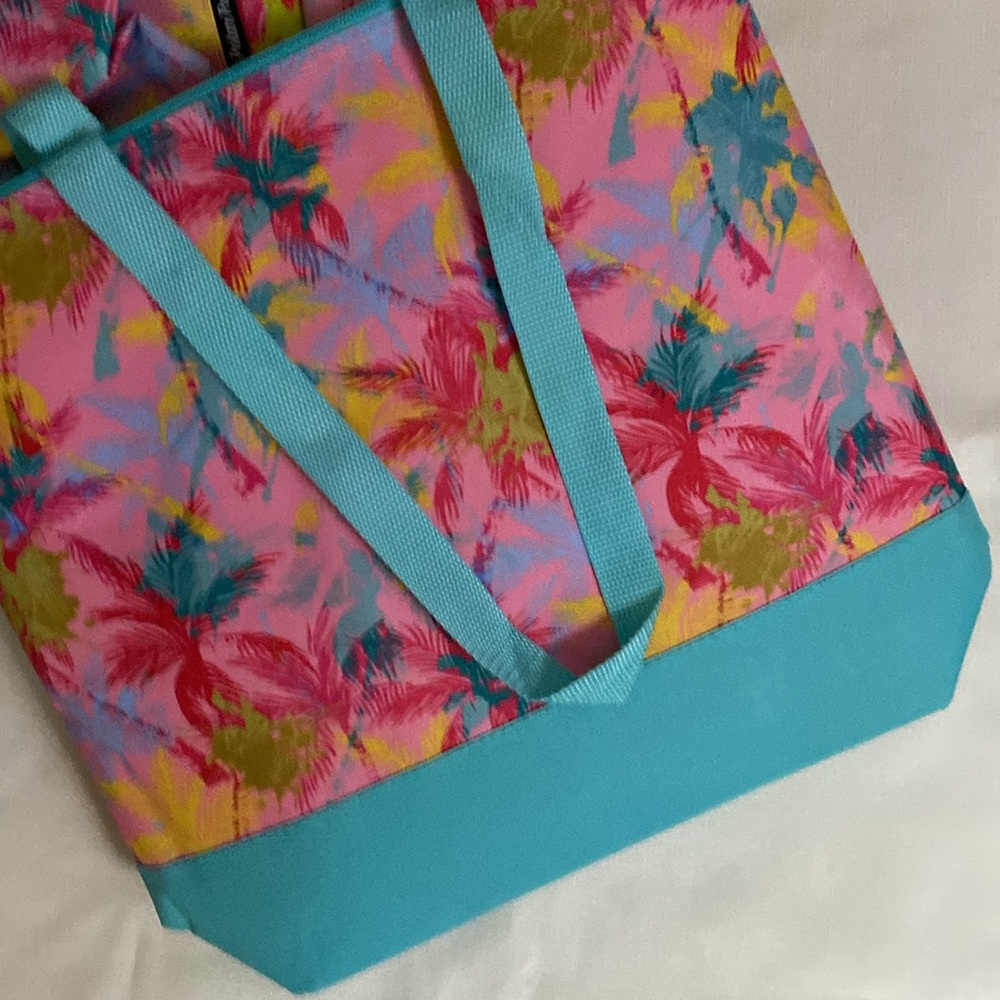 NWT - 2 Pc Beach Set - Backpack Cooler and Cooler Tote with Ice Pack - Picture 3 of 6